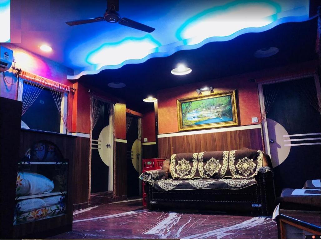 Classic International * Kolkata