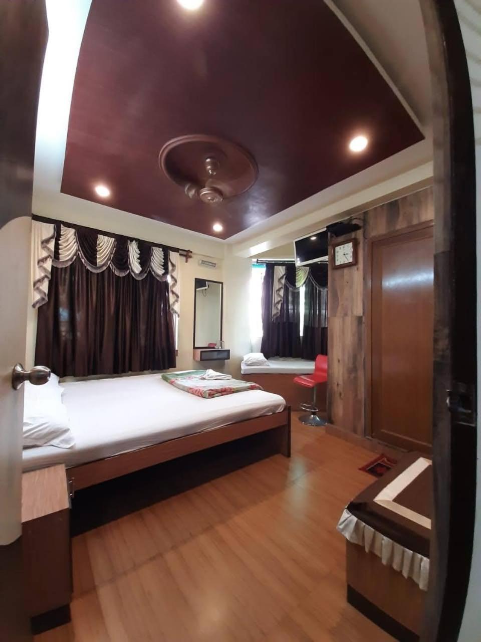 Classic International Hotel *